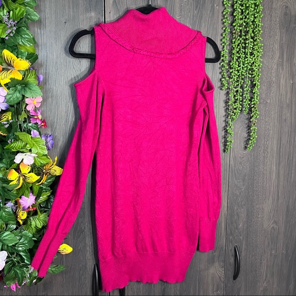'🌼3/$30🌼New York & Company Pink Cowl Neck Cold Shoulder Sweater Size Small - Picture 9 of 16